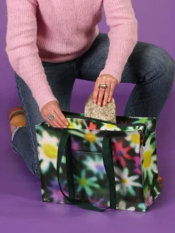 Hazy Daisy Shoulder Tote