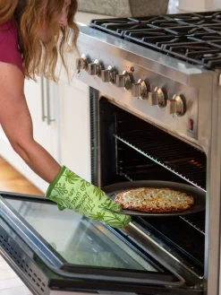 The Food Has Weed In It Oven Mitt